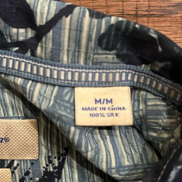 Tommy Bahama Original Fit Green Floral Palm Silk Shirt  Size M - Picture 3 of 9